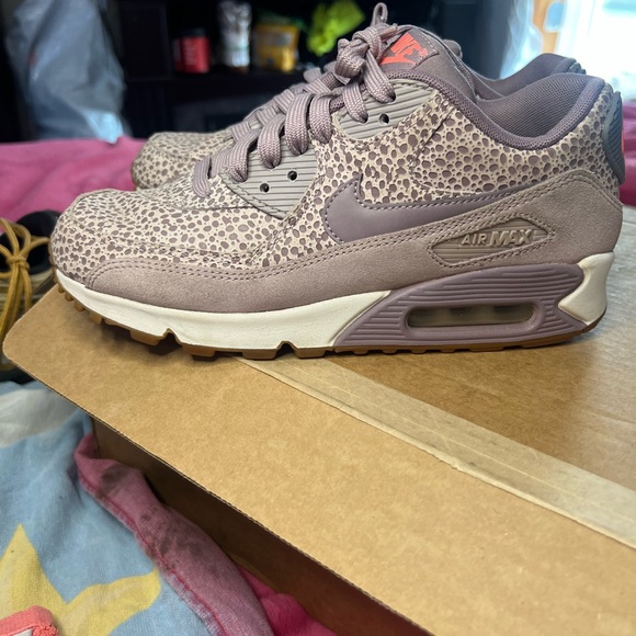 Nike Air Max 90s Speckled Purple Sneakers - Picture 2 of 7